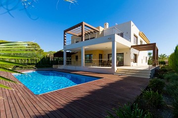 Luxury detached villa in Cabo Roig 